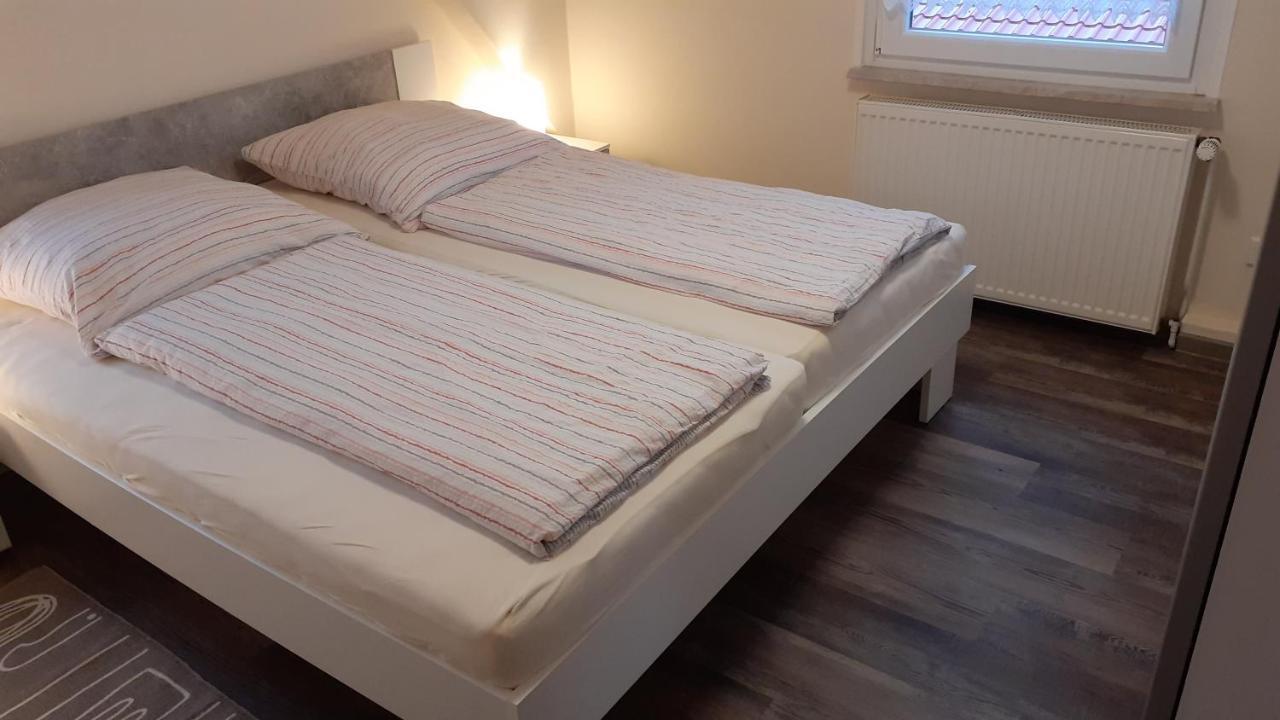 Familienurlaub In Ostfriesland Fuer Max 7 Pers In 2 Wohnungen, Auch Einzeln Wohnungen Utarp エクステリア 写真