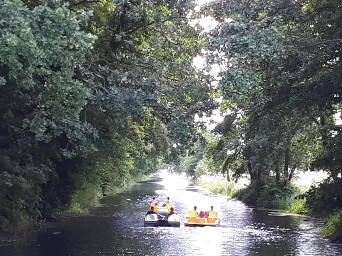 Familienurlaub In Ostfriesland Fuer Max 7 Pers In 2 Wohnungen, Auch Einzeln Wohnungen Utarp エクステリア 写真